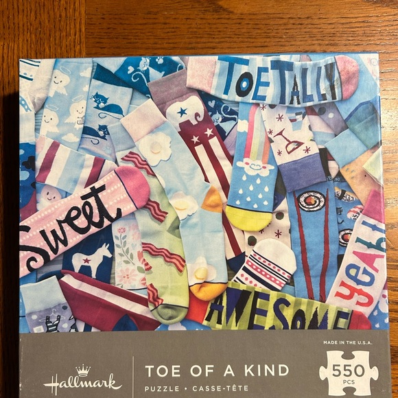 Set of 2 Hallmark Puzzles - 550 pieces - Bright and Colorful - Picture 4 of 5